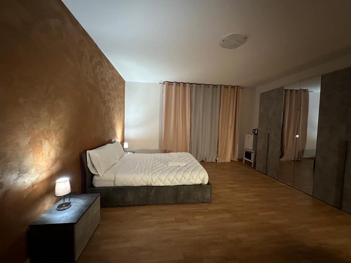 Leone D'Oro 2 - Milano Street Hotel Mestre Buitenkant foto