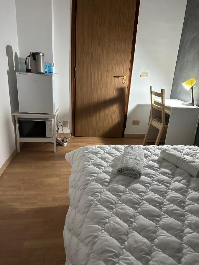 Leone D'Oro 2 - Milano Street Hotel Mestre Buitenkant foto